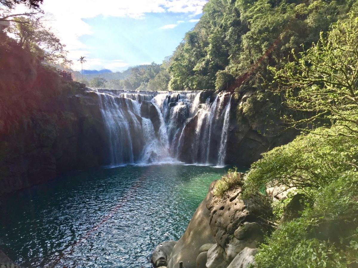 晶晶輕旅民宿 New Taipei City Bagian luar foto